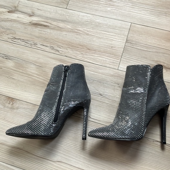 Never worn Call it Spring boots - Picture 3 of 4